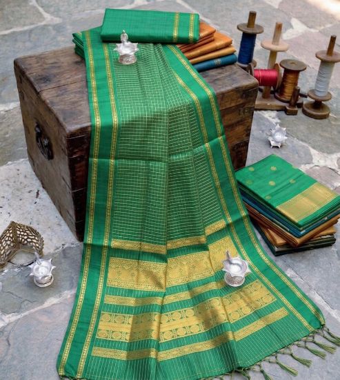 Picture of Premium korval checked handloom cotton saree